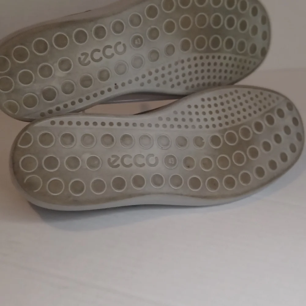 Ecco Leather Casual Sneakers Men's Size 9/9.5 Gray Low Top‎ Shoes Suede